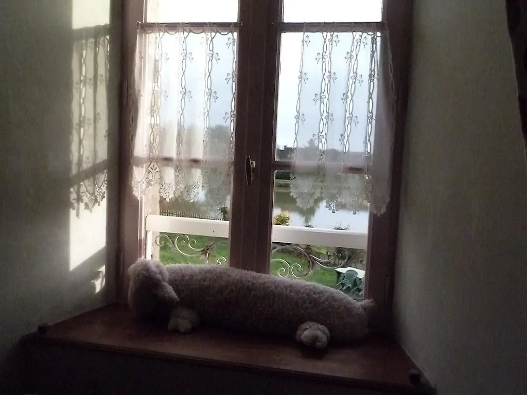 B&B L'Atelier Du Presbytere Saint-Maugan 0*,
